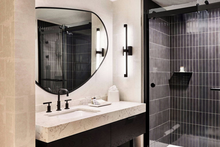 Bathroom 4, Renaissance® Phoenix Glendale Hotel & Conference Center, Maricopa