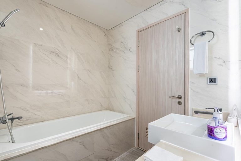 Bathroom 2, The Peak Midtown By Lena Condotel, District 7