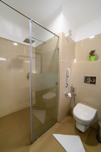 Bathroom 12