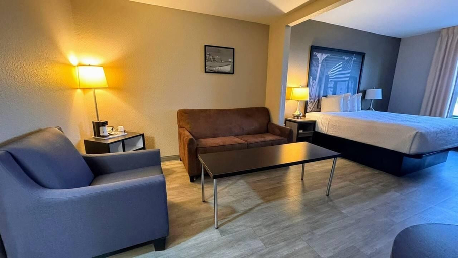 Bedroom 3, Super 8 by Wyndham Pennsville/Wilmington, Salem