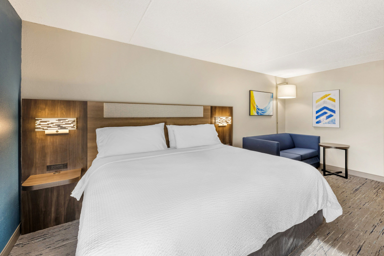 Bedroom 4, Holiday Inn Express CRESTWOOD by IHG, Cook