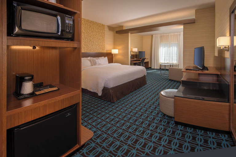 Bedroom 3, Fairfield Inn & Suites by Marriott Altoona, Blair