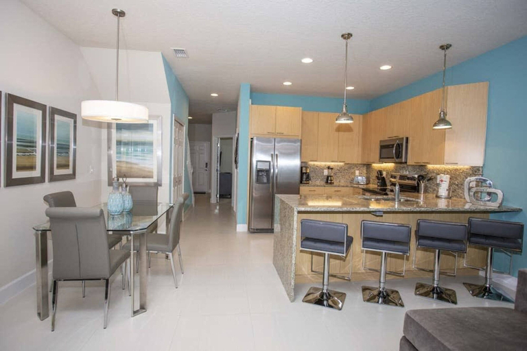 Room 3, Charming Cozy Haven in Four Corners, Lake