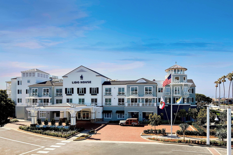 Exterior & Views