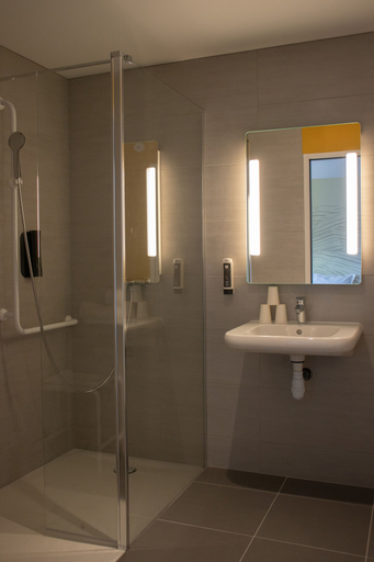 Bathroom 4, B&B HOTEL Le Puy-en-Velay, Haute-Loire
