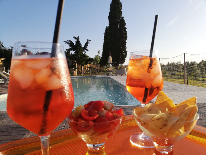 Food & Drinks
