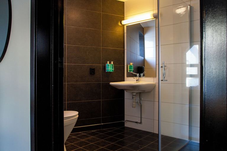 Bathroom 3, Nordis Hotel Lofoten, Vågan