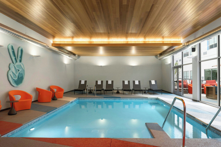 Sport & Beauty, Aloft by Marriott Waukee, Dallas