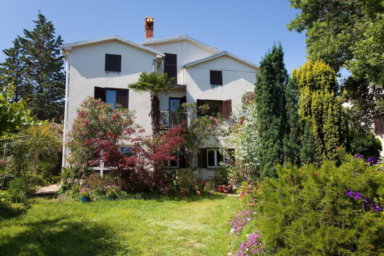 Exterior & Views 2, Spacious Apartment With Terrace, Near the Beach, Malinska-Dubašnica