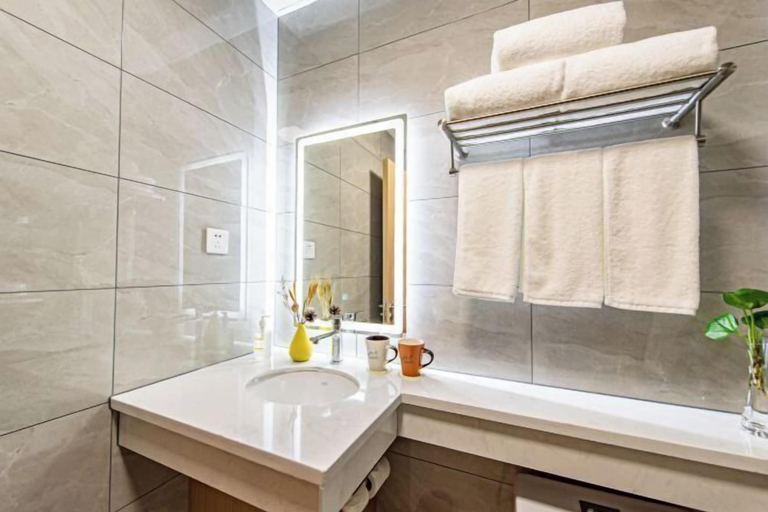 Bathroom 18