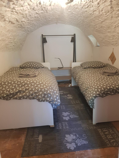Bedroom 2, Chambre independante au calme, Var
