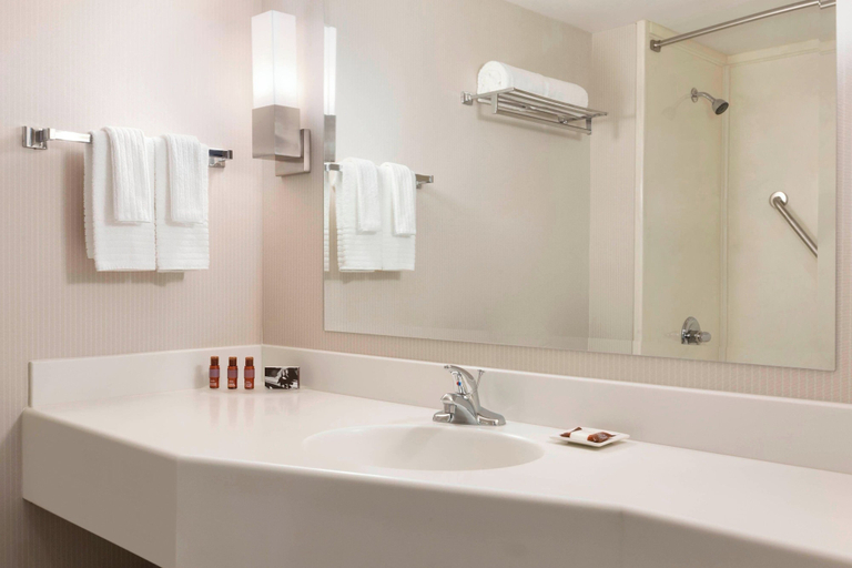 Bathroom 4, Delta Hotels by Marriott Saint John, Saint John