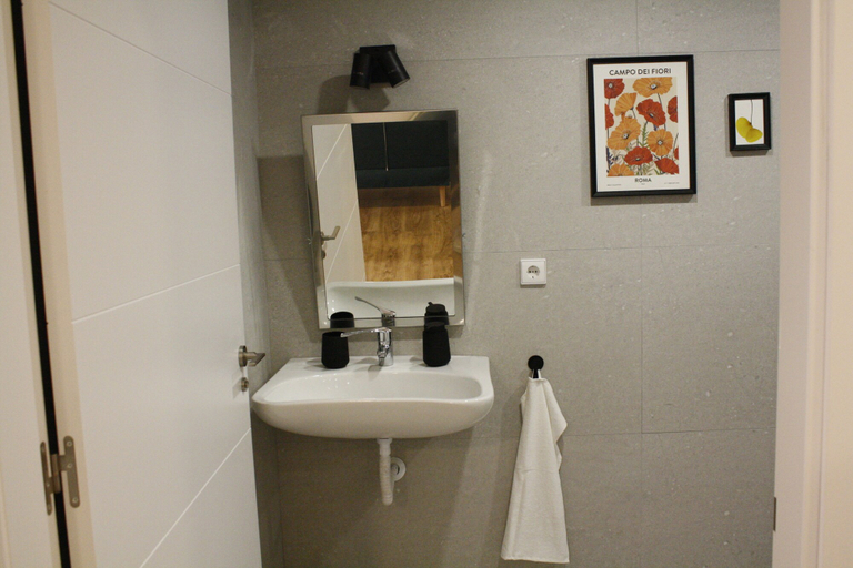 Bathroom 4, APARTAHOTEL MADRID URBAN SUITES - EDIFICIO EXCLUSIVO - 7 Apartments Boutique Full Equiped, Madrid