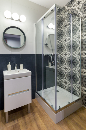 Bathroom 3, FriendHouse Apartments Szewska 7, Kraków City