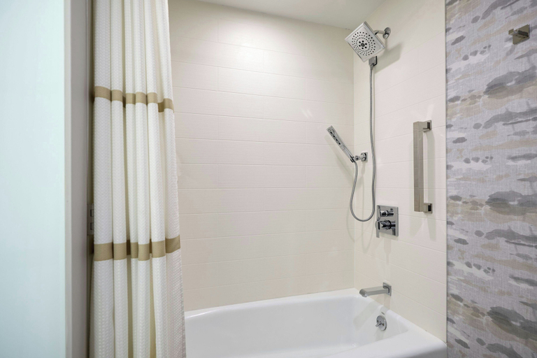 Bathroom 4, MeadowView Conference Resort & Convention Center, Sullivan