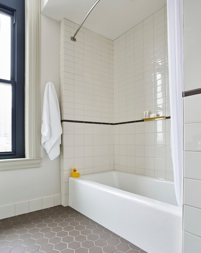 Bathroom 10