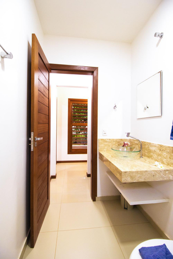 Bathroom 14