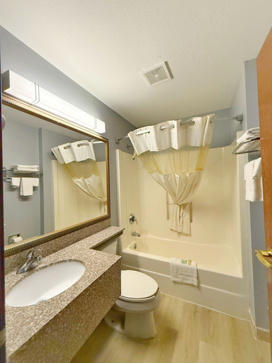 Bathroom 5, BlissPoint Inn & Suites, Northwood, Wood