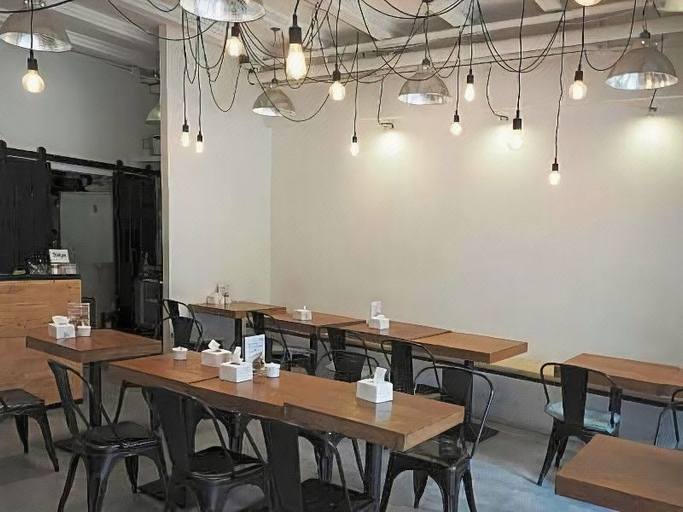 Food & Drinks 4, 3Howw Hostel @ Sukhumvit 21, Wattana