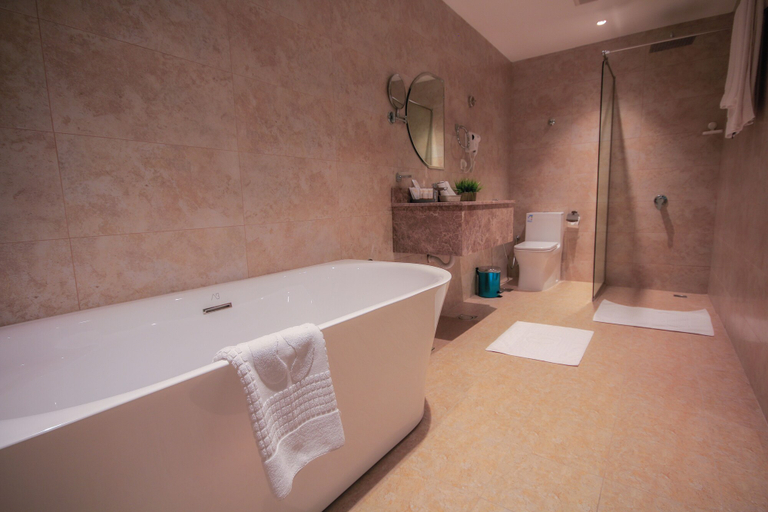 Bathroom 5, THE ADDRESS PALACE HOTEL & APARTMENT, Dammam