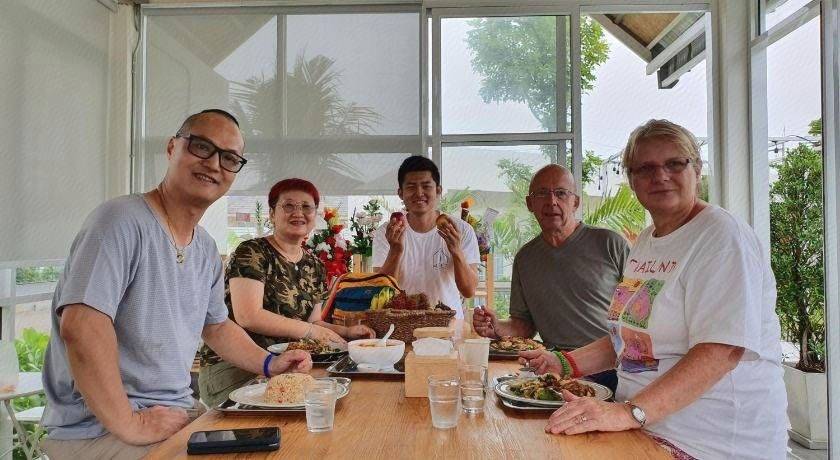 Food & Drinks 5, Meet Boutique Resort, Phunphin