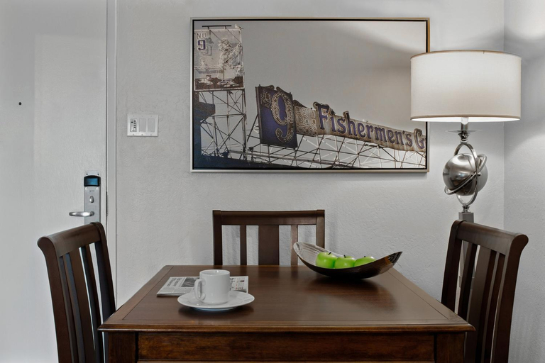 Food & Drinks 5, Suites at Fishermans Wharf, San Francisco
