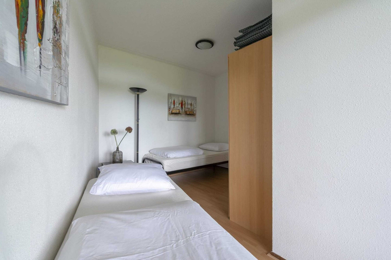 Room 2, Modern Home Near the Beach, Den Helder