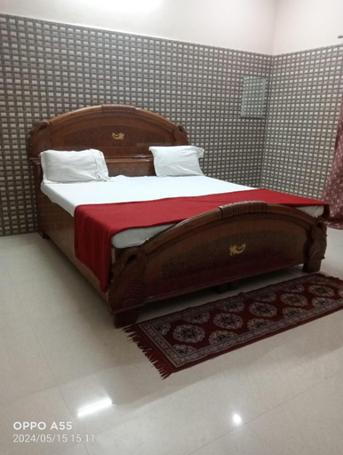 Bedroom 5, priyakant zoo sadan vrindavan home stay, Mathura