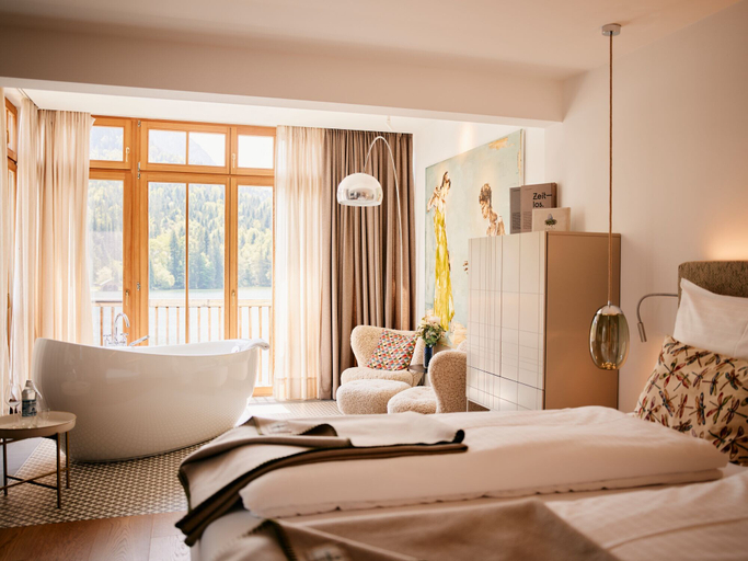 Bedroom 4, TAUROA Seehotel Grundlsee, Liezen