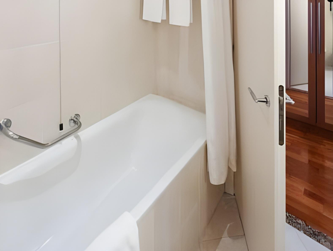 Bathroom 7
