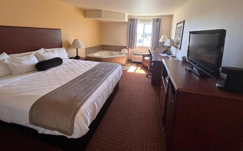 Bedroom 4, Park View Inn & Suites Hoisington, Barton