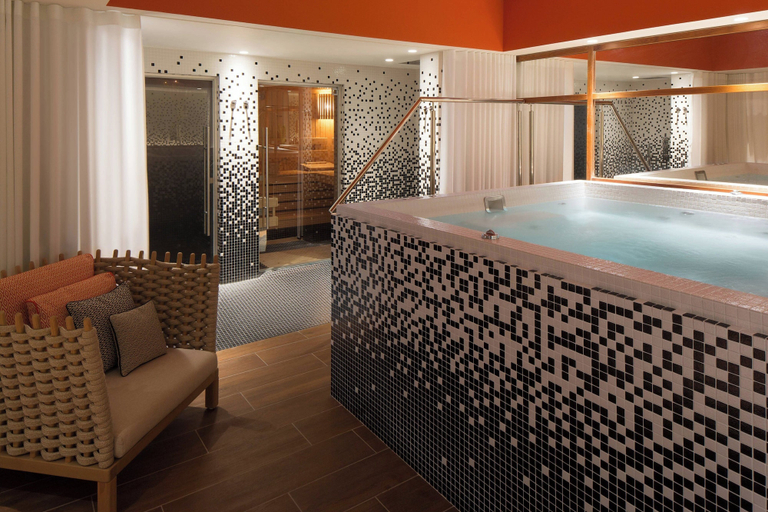 Bathroom 5, Renaissance Paris Republique Hotel, Paris