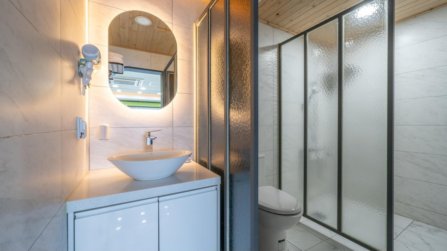 Bathroom, Changwon Healingtime Poolvilla Pension, Masan