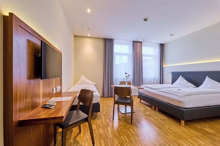 Bedroom 5, Hotel Apfelbaum, Erding