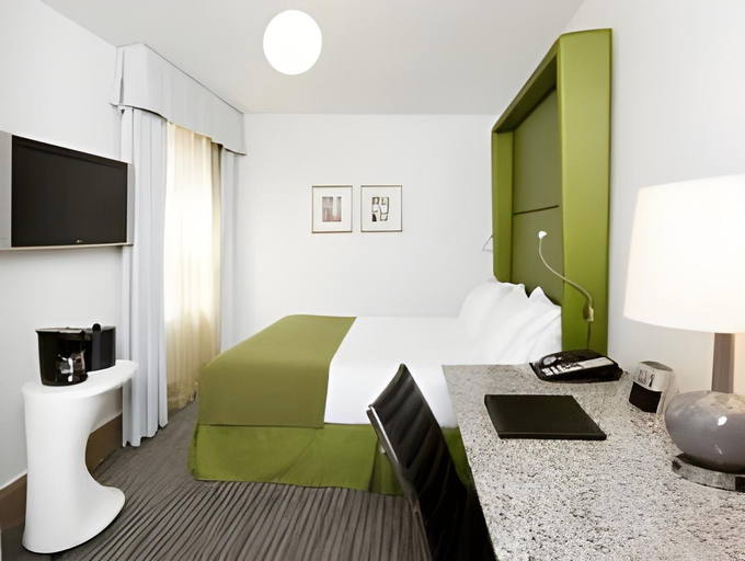 Bedroom 24