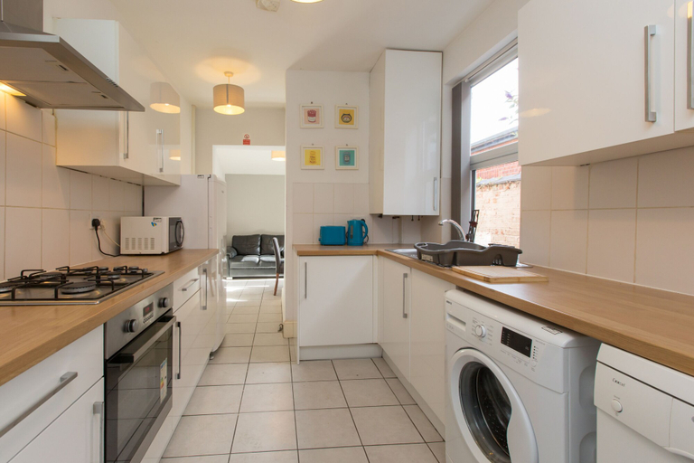 Others 4, Townhouse @ 27 Electricity St Crewe, Cheshire East