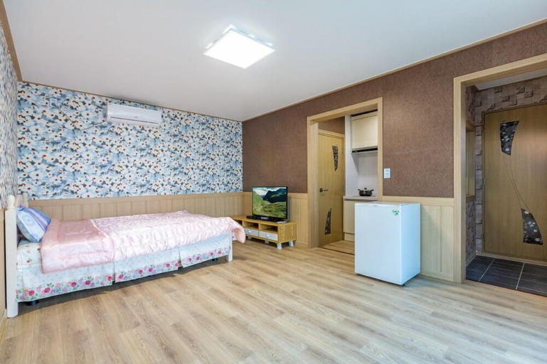 Bedroom 2, Neulpureun Pension, Yeongdeok