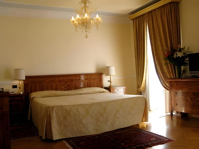 Bedroom 16