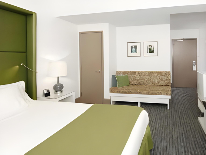 Bedroom 13