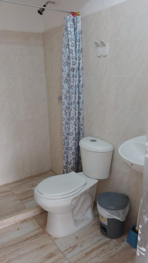Bathroom 2, Hostal cerca al mar, Tolú