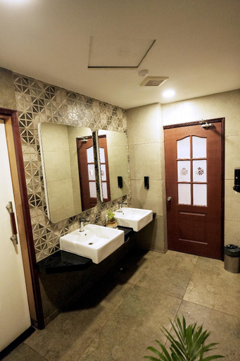 Bathroom 5, Maurya Rajadhani, Thiruvananthapuram