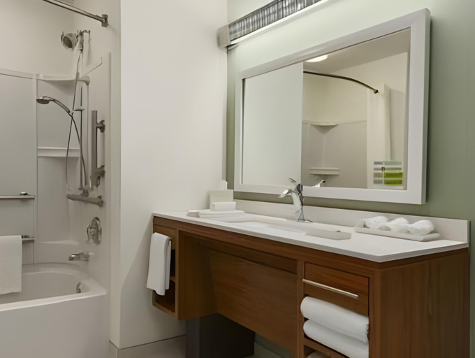 Bathroom 12