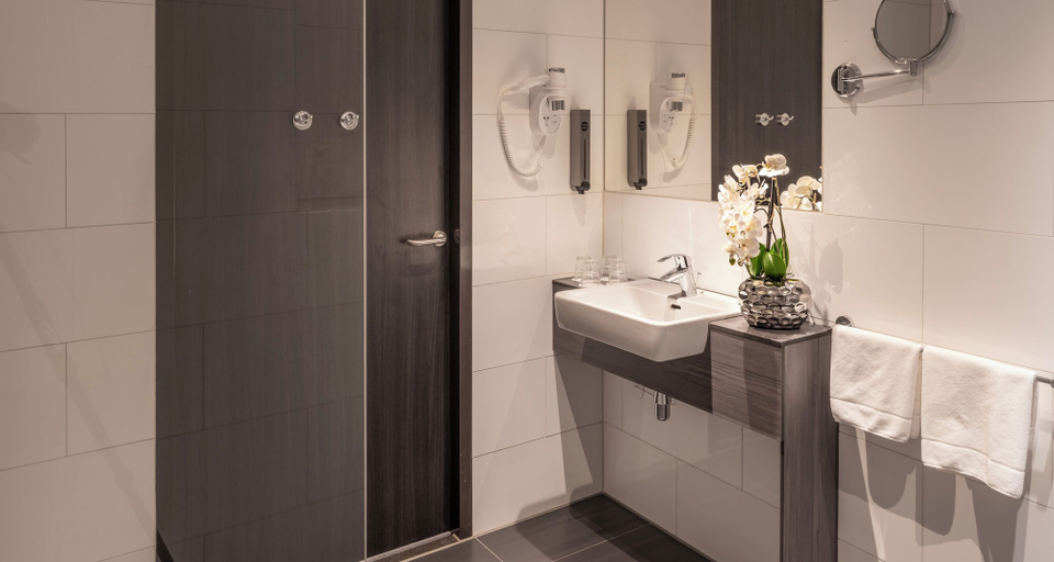 Bathroom 4, PLAZA Premium Almere, Almere