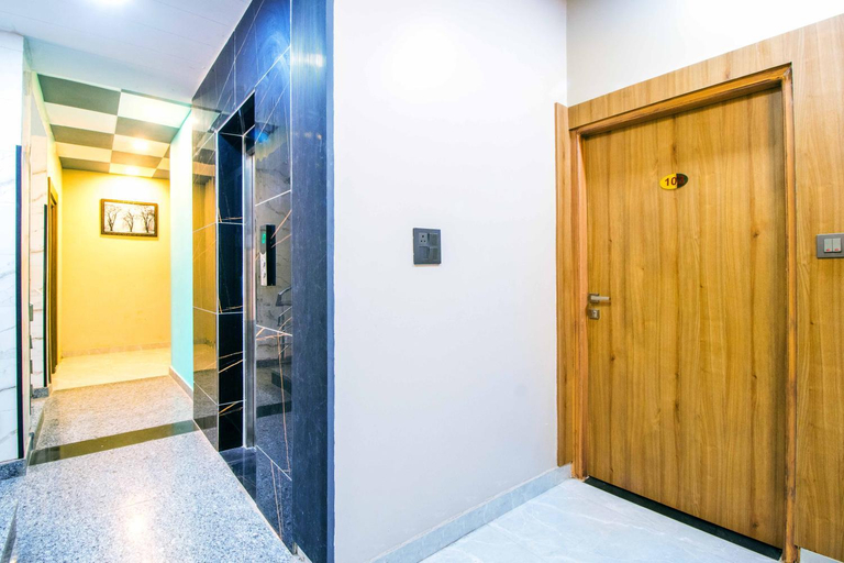 Public Area 2, Hotel Elite Corporate Suite, Gautam Buddha Nagar