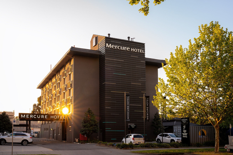 Exterior & Views 2, Mercure Albury, Albury