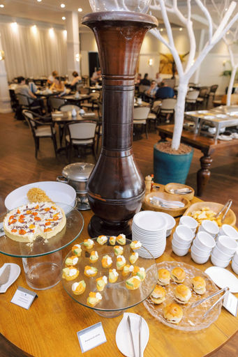 Food & Drinks 17