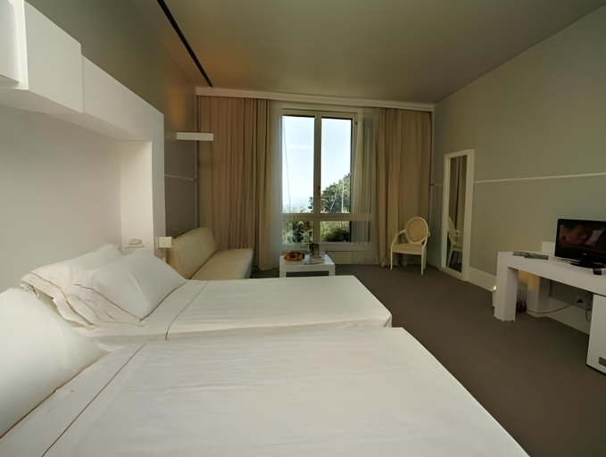 Bedroom 13