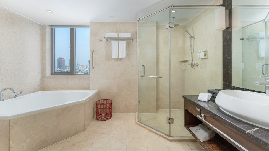 Bathroom 16