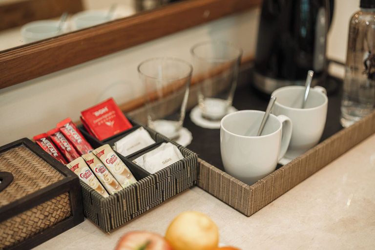 Food & Drinks