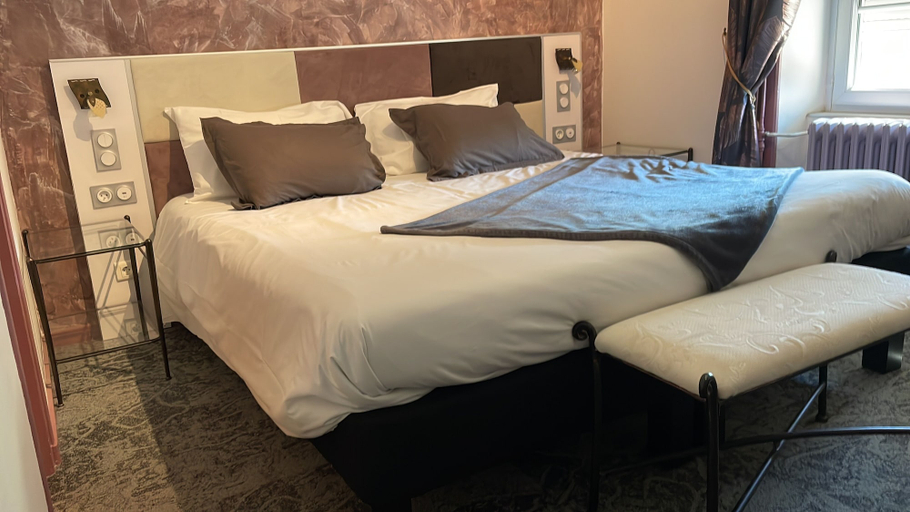 Bedroom 4, Hôtel Gambetta, Jura